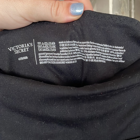 Victoria’s Secret 7/8 Length Black Leggings - Picture 4 of 5